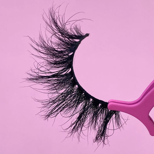 How To Apply False Lashes: 5 Step Guide For Beginners